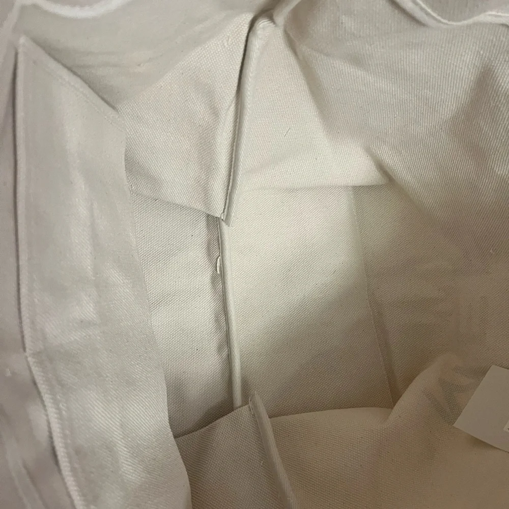 Merit The Everything Cream Bag - Picture 8 of 13